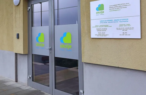 Kdor je zaposlen ali v nadzornem svetu podjetja Okolje Piran v 
občinskem svetu ne bi smel glasovati o odločitvah v zvezi s tem 
podjetjem, je opozorila Komisija za preprečevanje korupcije. 