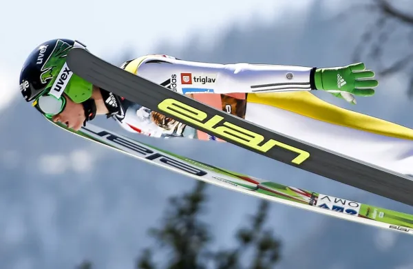 Peter Prevc je na Kitajskem za zdaj najboljši med slovenskimi 
orli.