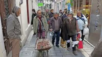 Performans Štetje v jeseni, ki se je bliskovito prebil med naše najbolj brane članke tistega leta in odmeval tudi po vsem Balkanu: 
15. decembra 2015 je Marko Brecelj s tovariši iz Društva prijateljev zmernega napredka po Kopru pozornost zbujal s 120 
kilogramov težko samokolnico, pičlimi 500 evri občinske podpore,  ki so jih na banki dobesedno dvignili v kovancih za en cent. 