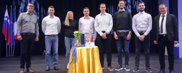 Na predstavitvi knjige so sodelovali (z desne) - Arturo Steffe (predsednik Športno zveze Koper), Mitja Nevečny (Peking 2008), Matija Pavšič (Atene 2004), Denis Sabadin, Špela 
Ponomarenko Janić (Peking 2008, London 2012, Rio de Janeiro 2016, Tokio 2020), Jernej Župančič Regent (Atene 2004 in Peking 2008) in župan Aleš Bržan.  