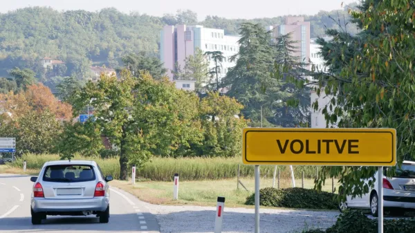 Volitev bi se po anketi zagotovo udeležilo 62 odstotkov 
vprašanih. 