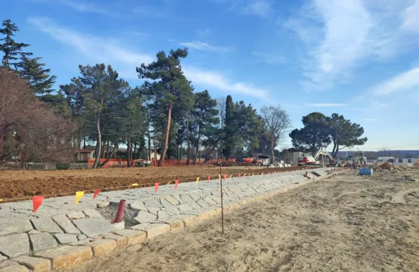 Dvignjena ploščad na Sv. Katarini, kjer bo tudi fitnes na prostem. 