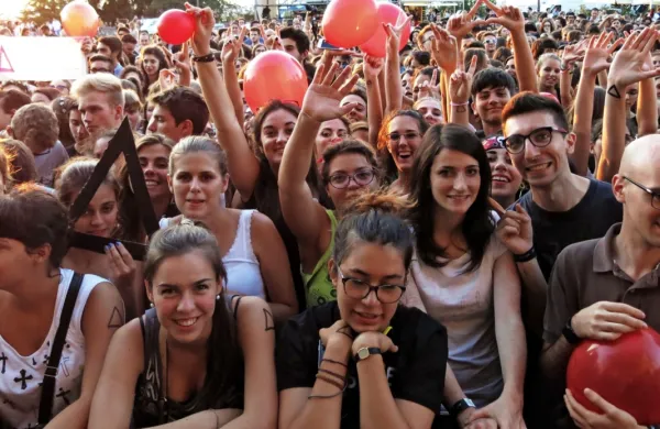 Kulturne ustanove in prireditelji pozivajo k sproščanju ukrepov. 