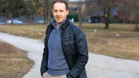 Neizmerno veliko je prošenj, klicev, elektronskih sporočil, pravi 
Ernest Škrjanec.