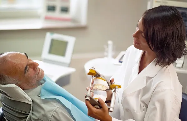 S podelitvijo dodatnega programa koncesije zobozdravnikoma 
bodo Pivčani odslej prišli tudi hitreje na vrsto za obravnavo 
(fotografija je simbolična).