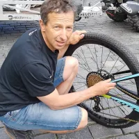 Valter Bonča  tudi po koncu tekmovalne poti ostaja vpet v kolesarstvo.  