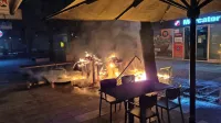 Pod tendo so ognjeni zublji v prah spremenili 80 stolov in 20 miz 
picerije Le Cite'.