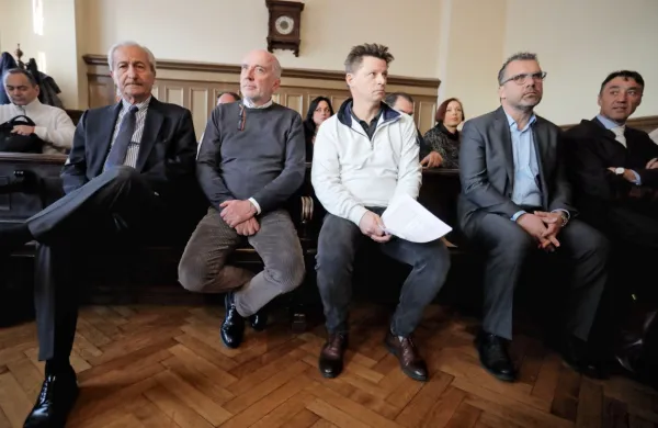 Višji  sodniki so   potrdili  zaporne  kazni  za  tri  zdravnike,   postopek  
proti  enemu  pa  je medtem  že zastaral.  