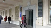 V upravi novogoriške  občine je 97 zaposlenih, lani so za plače in 
prispevke porabili 3,3 milijona evrov.  Preveč, premalo, ravno 
prav? 