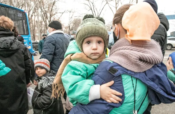 Separatistični voditelji samooklicanih republik na vzhodu Ukrajine so odredili evakuacijo tamkajšnjega civilnega prebivalstva v 
Rusijo. 