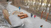 Urbana oprema je namenjena  obiskovalcem vseh starosti. 