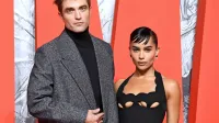 Namesto sprva predvidenega Bena Afflecka je vlogo Batmana 
prevzel Robert Pattinson, v zločinsko  Catwoman pa se je prelevila 
Zoe Kravitz.