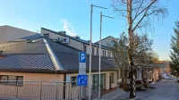 Ilirskobistriška občina je rusko zastavo pred konzulatom častnega 
konzula v Domu na Vidmu v torek le odstranila.