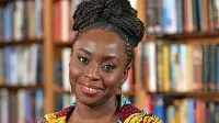 Chimamanda Ngozi Adichie (1977) je angažirana pisateljica in 
feministka.