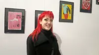 Pika Terpin, mlada idrijski  ilustratorka in magistrska študentka,  je z Raz-stavo oprla  Deuje babe.
