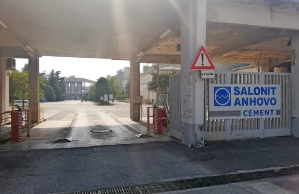 Salonit Anhovo je bil eden  od najpomembnejših nebančnih financerjev  menedžerskega prevzema Merkurja.