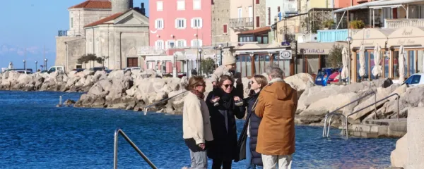 Po rekordnem januarju in februarju so zaradi vojne v Ukrajini 
turistične napovedi spet nekoliko manj obetavne. 