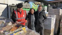 Mira Milavec s sodelavci za logistiko ob humanitarni pomoči, ki jo 
je poslala Slovenska karitas.  