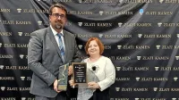 Ajdovščina si je prislužila naziv najbolj prodorne občine, ker je 
prva sistematično uvrstila mlade v jedro razvojne strategije in 
uvedla participativni proračun, v njej je zaživela ena prvih 
energetsko povsem samooskrbnih skupnosti pri nas.