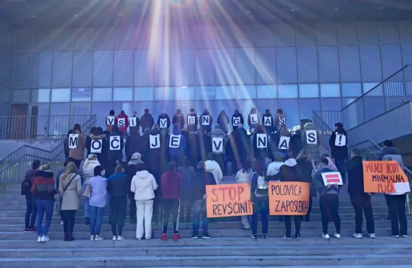 Prejšnjo sredo je potekala stavka šolnikov, ki so se ji pridružili tudi 
zaposleni na OŠ Koper.