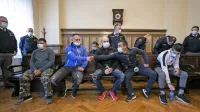   Mileko Hudorovac (v sredini) bo zaradi dvigov  na bankomatih z 
ukradeno kartico  za zapahi še pet mesecev.
