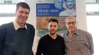 Goran Vojnović (levo), tokrat  v vlogi dramatika, ter igralca Francesco Borchi (v sredini) in Aleš Valič