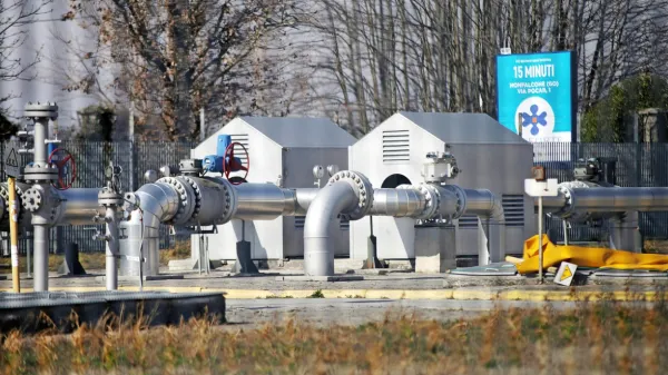  Plinska razdelilna prečrpalna postajala se nahaja  nekaj metrov čez 
slovensko-italijansko mejo v bližini Mirna.