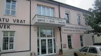 Kosovelove knjižnice ne vodi več Magdalena Svetina Terčon.