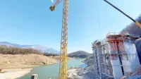 Obnova pregrade bo končana julija, upajo. Prepozno za oroševanje - morda dovolj zgodaj za vsaj del poletnega namakanja.  