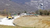 Gradbinci poslovno cono še urejajo, občina bo v drugi polovici 
aprila  prodajala zemljišča v njej. 