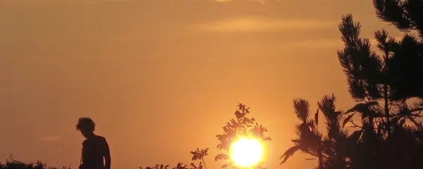 Poslanstvo bitij svetlobe je širjenje radosti in reševanje težav 
sveta.