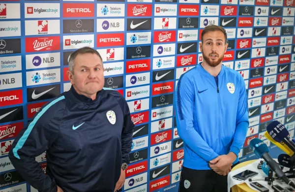 Trener slovenske reprezentance Matjaž Kek in vratar Jan Oblak
