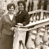 

Zalka Bobek (levo) in Vera Novak na izletu v Benetkah pred letom 
1960.