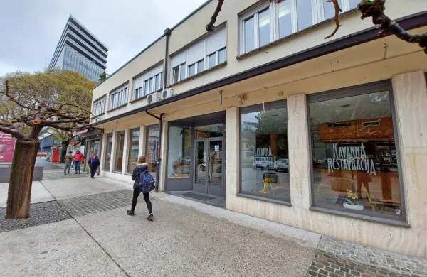 Kavarno in restavracijo Pecivo, ki je zaprta od jeseni 2020, bodo 
čez dobra dva tedna spet odprli. 