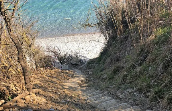 Do Belih skal vodijo poslej stopnice. Tudi to naj bi bil prispevek  k 
trajnostnemu turizmu.