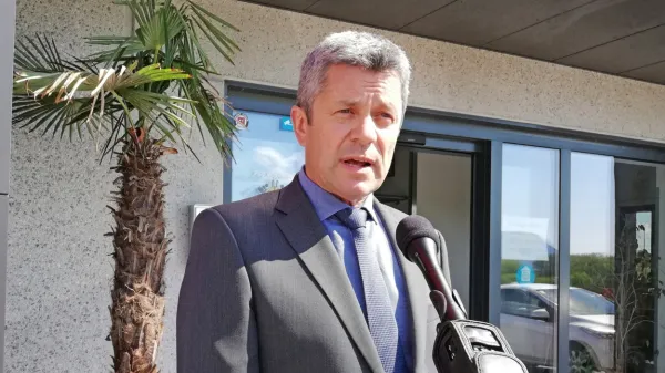 Postojnski župan Igor Marentič je podpis sporazuma o ustanovitvi 
širšega Notranjskega regijskega parka danes zavrnil. 