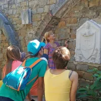 Muzejske dejavnosti za otroke potekajo med šolskim letom in v 
času počitnic.

