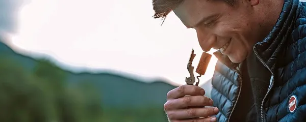 Žiga Hvala je prvi somelje v tretji generaciji družinskih gostincev iz 
Kobarida.