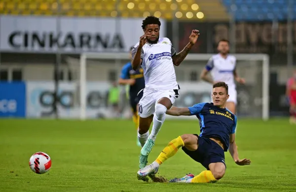 Jamajčan Kaheem Parris je po sijajni akciji v nedeljo zvečer zadel 
za vodstvo Kopra z 2:1.
