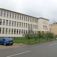 Učitelj športne vzgoje Sandi Valentinčič je na OŠ Alojza Gradnika 
Dobrovo poučeval 18 let.
