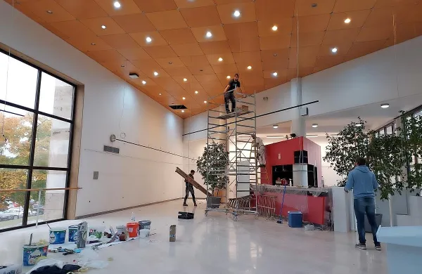 V SDS so med drugim zapisali, da so posodobili sistem luči  v 
galeriji Kosovelovega doma.