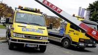 Predlog, da bi pokvarjena in poškodovana osebna vozila z 
avtocest in hitrih cest lahko odvažal le izvajalec po izboru Darsa je 
med prevozniki povzročila veliko razburjenja.