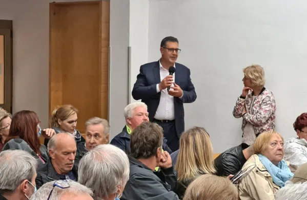 Koprski župan Aleš Bržan  je krajane  pozval, naj ne prehitevajo z zamislijo o odcepitvi.