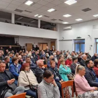 V Bertokih in Pradah z idejo, da bi ustanovili svojo občino