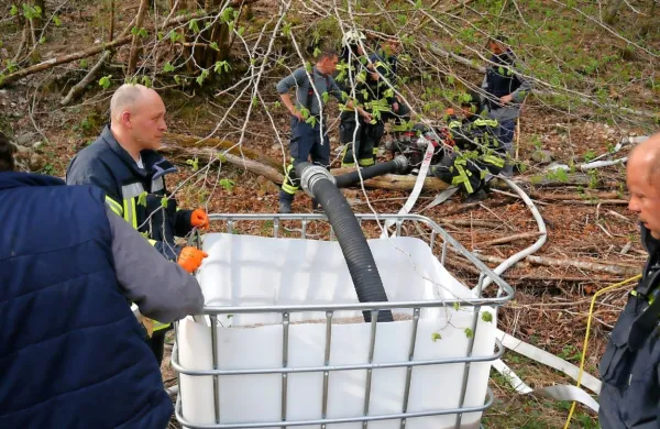 Posoška gasilska društva z enotami za nevarne snovi  so bila v 
četrkek na delu od jutra do noči.