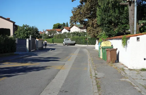 Hitrost bodo omejili po večjem delu Solkana, tudi na delu Ulice 
Milojke Štrukelj, kjer bodo s pločnika odstranili  kontejnerje. 