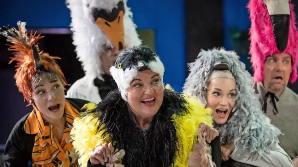 V petek bo uradna premiera Ptičje farme v Trstu, 13. maja pa še v 
Kopru. 