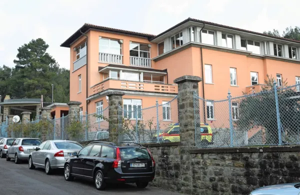 Ortopedska bolnišnica Valdoltra že desetletja pogumno stopa  po 
poti sodobnega razvoja, a kljub temu že devet let traja čakanje na 
pridobitev naziva klinike. 