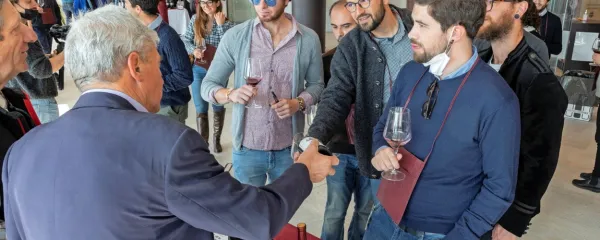 Prireditev Teranum je pritegnila številne ljubitelje vina.