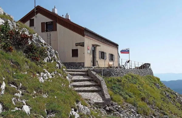 Koča na Snežniku bo s 1. junijem dobila novega oskrbnika.